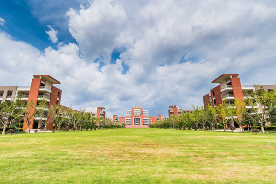 清华大学